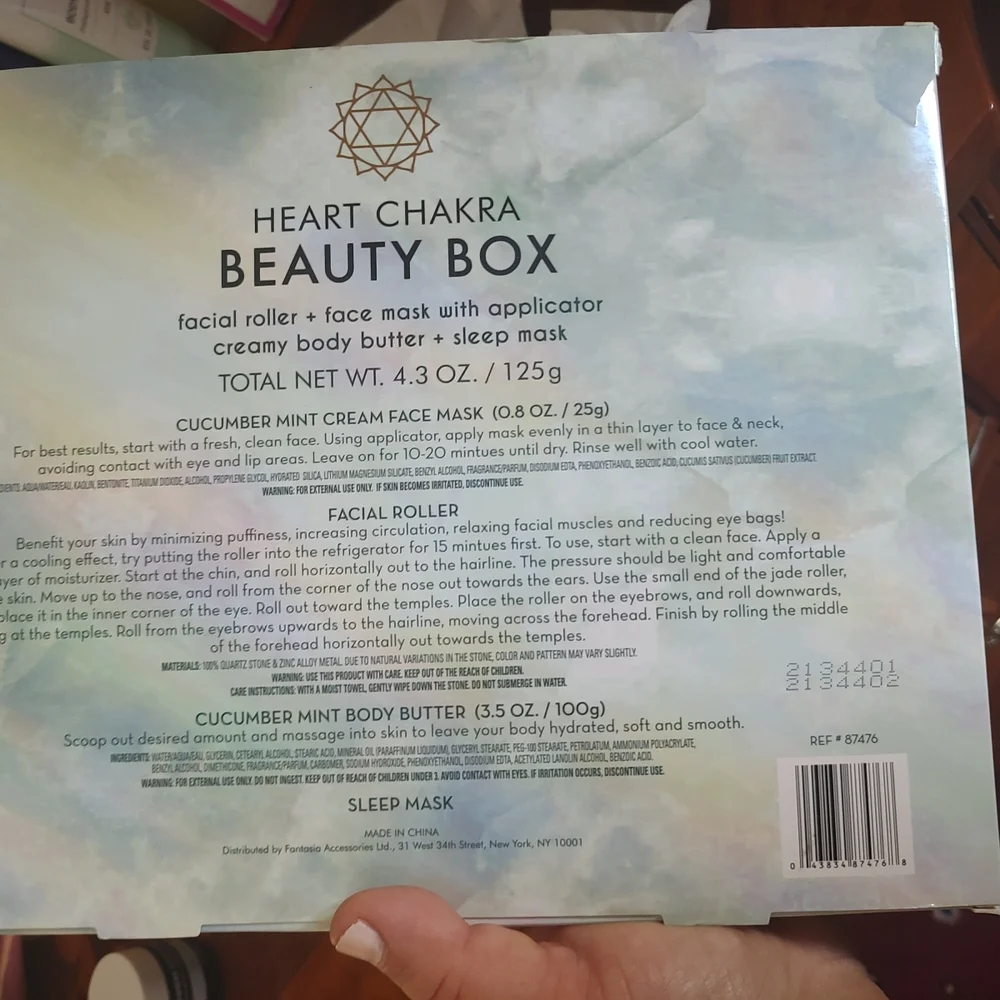 Green and Gold Skincare Set - Picture 3 of 3